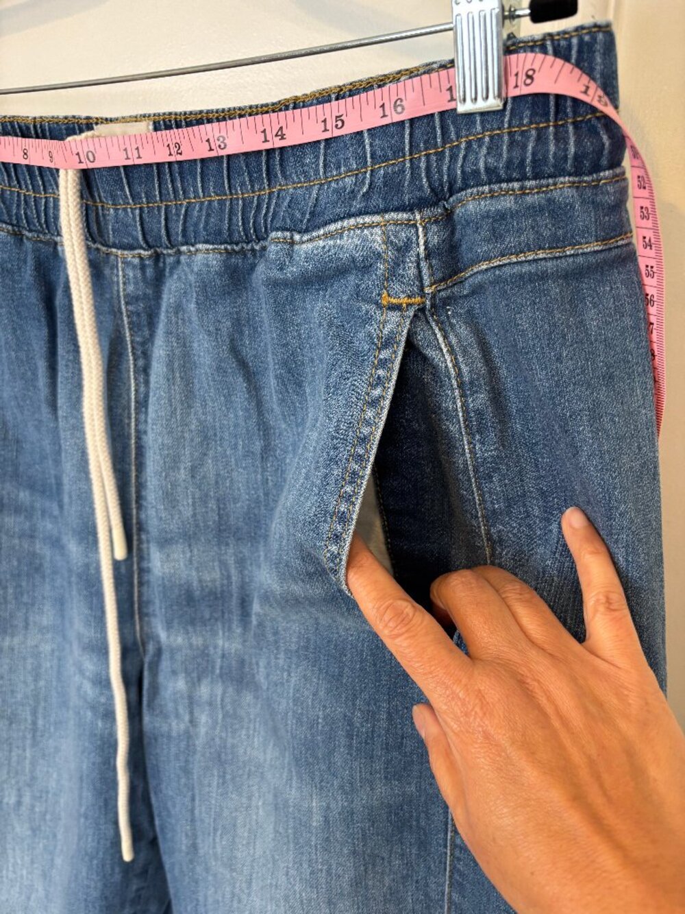 Pilcro "The Izzie" Relaxed Pull-on Barrel Jeans (XLP) - Picture 5 of 11